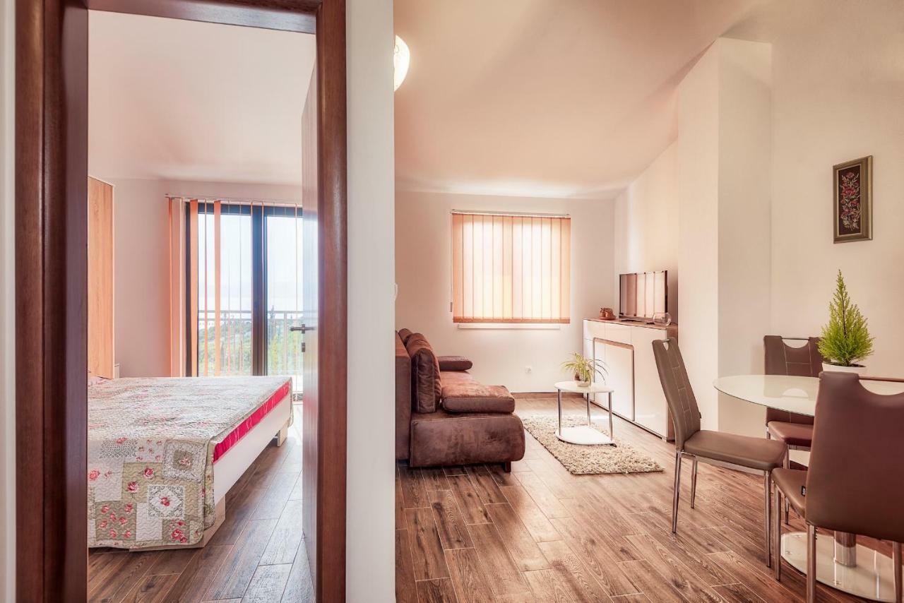 קלק Apartmani Kremena Small Beach 200M מראה חיצוני תמונה