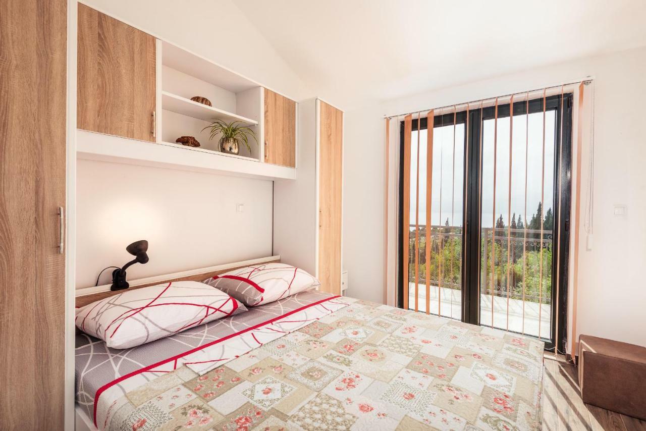 קלק Apartmani Kremena Small Beach 200M מראה חיצוני תמונה