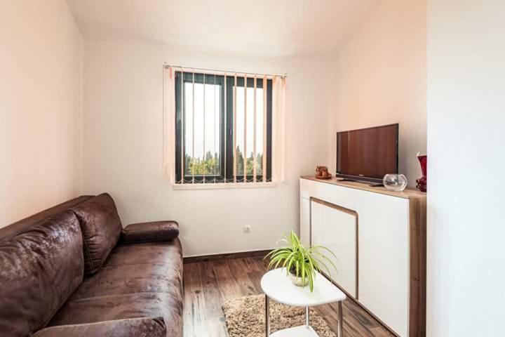 קלק Apartmani Kremena Small Beach 200M מראה חיצוני תמונה